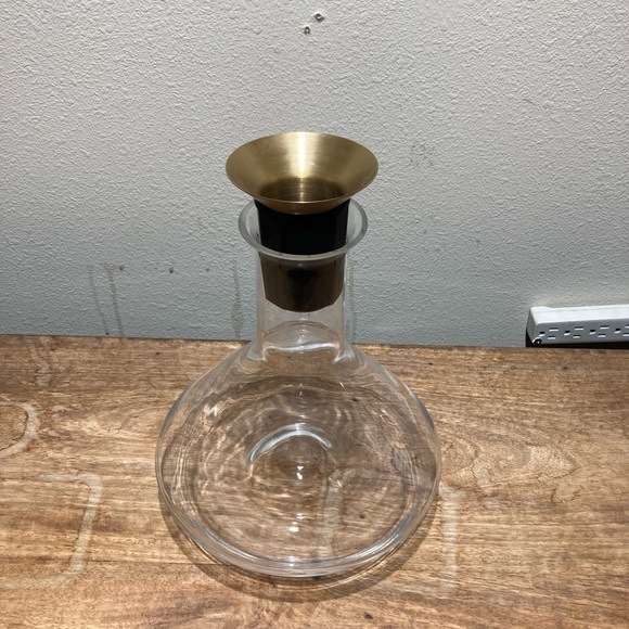 RBT Glass Wine-Whiskey Decanter With Brass Stopper - Picture 3 of 4